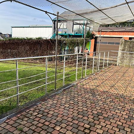 Station 64 B1 Charleroi-Airport Villa Bagian luar foto